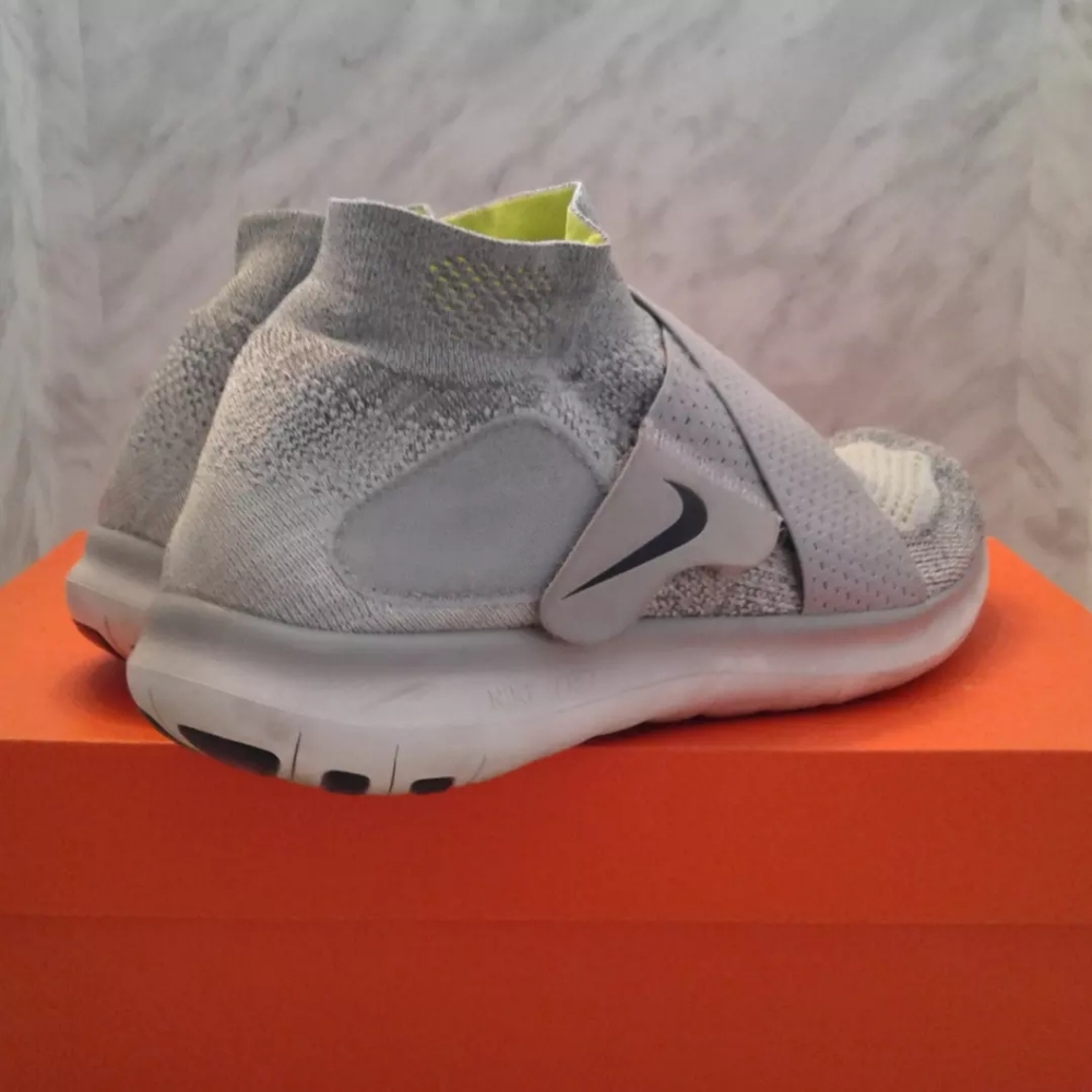 NIKE FREE RN MOTION Flyknit Grey Trainers 880846 002 womens sz 9.5 men's sz 8 - Picture 4 of 6